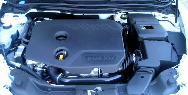Volvo C30 2013 года - фото двигателя